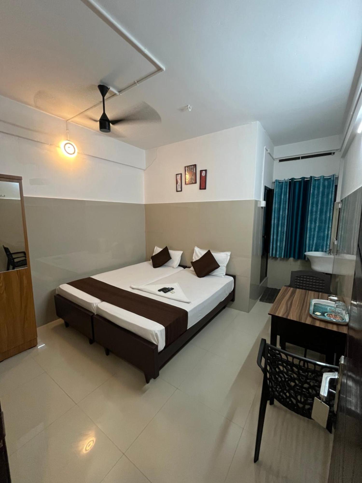 Priya Lodge Kozhikode Exterior photo