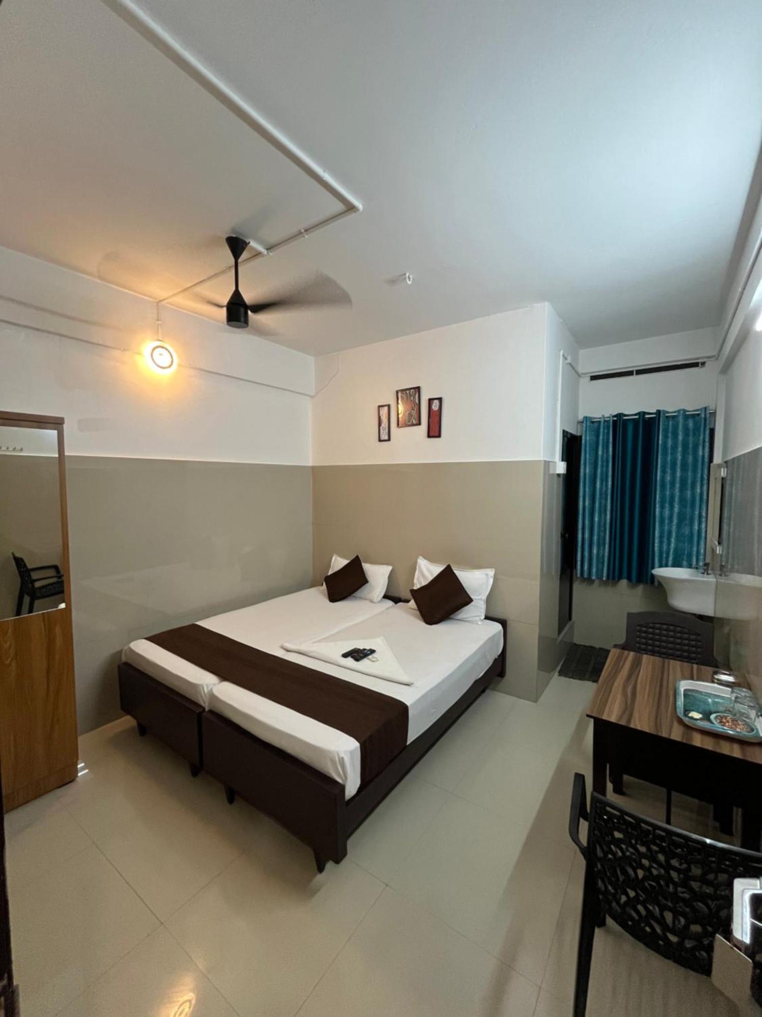 Priya Lodge Kozhikode Exterior photo
