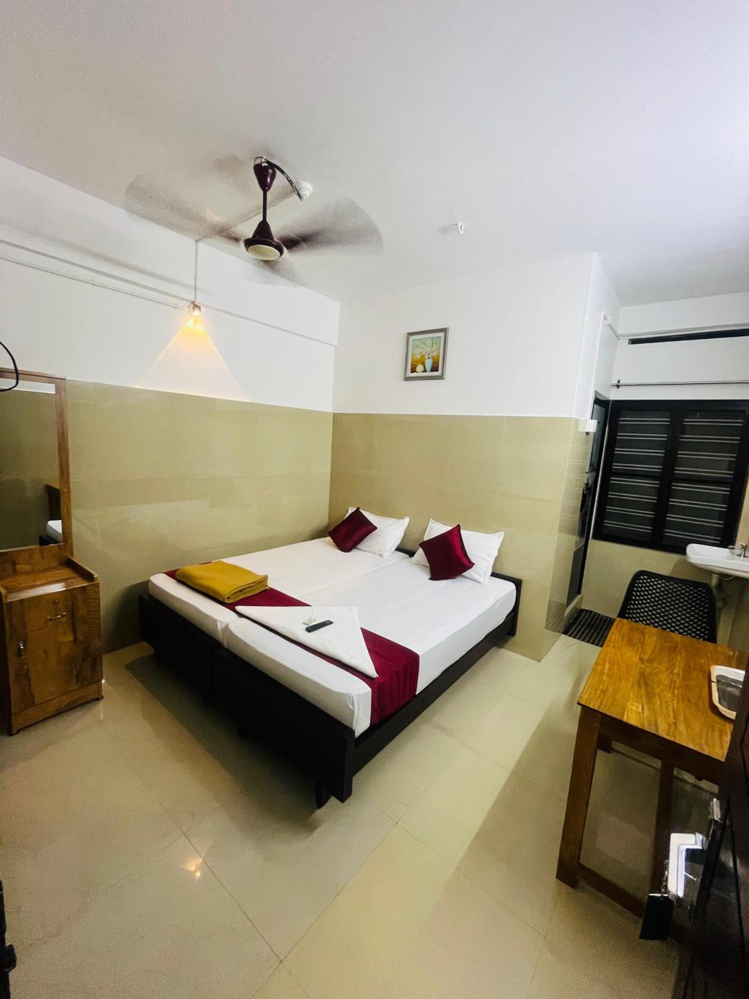 Priya Lodge Kozhikode Exterior photo